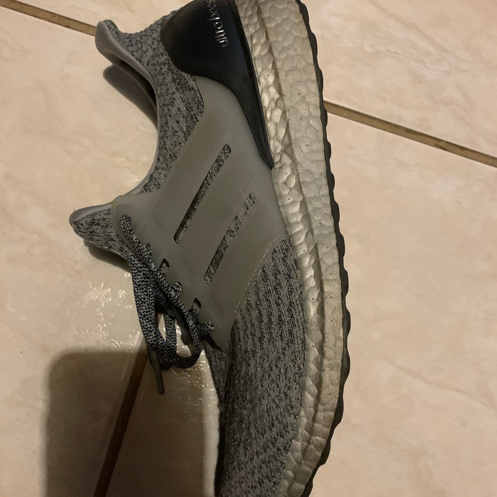 Men’s adidas ultra boost 9 1/2 shoes